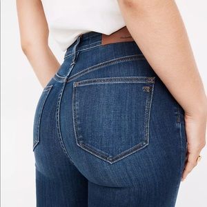 Madewell Curvy High-Rise Skinny Jeans in Sussex Wash: TENCEL™ Denim Edition
